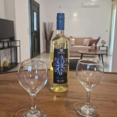 Nicole House Αγία Ευφημία