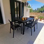 Nicole House Apartment