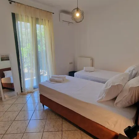 Nicole House דירה